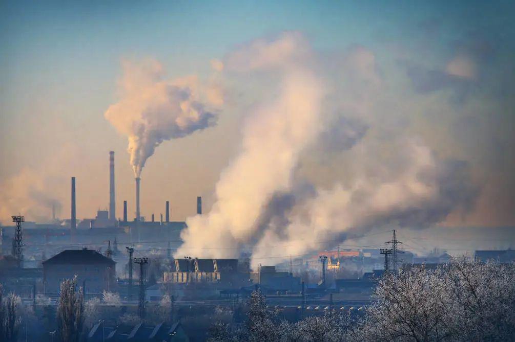 要持续深化访民问暖行动