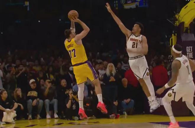 东契奇绝杀助湖人复仇掘金，西部第三归属尘埃