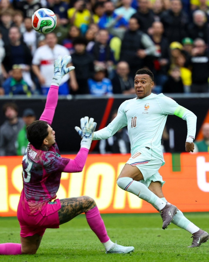 世预赛欧洲区附加赛半决赛落幕 意大利瑞典波兰