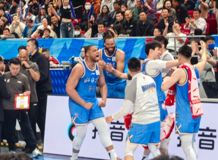 浙江男篮爆冷逆转辽宁 福建力克青岛 北京险胜广