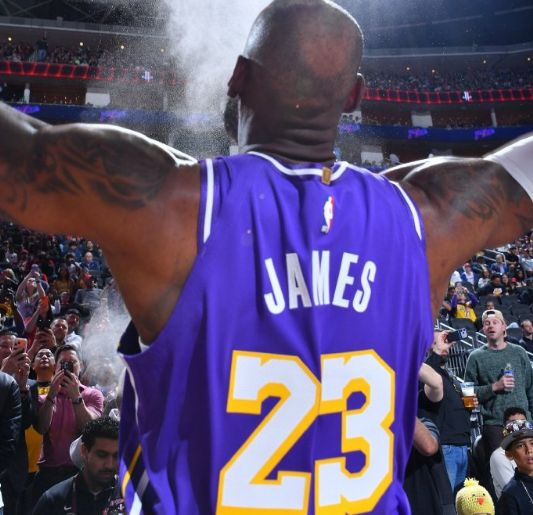 詹姆斯解锁1611场常规赛追平帕里什 创NBA历史第一