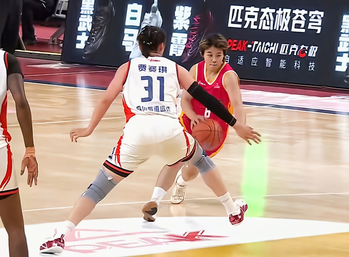 四川女篮客场迎战山西队 双外援缺阵仍拼尽全力